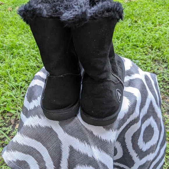 Fur Boots - Picture 3 of 4